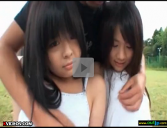 【童顔】お外で遊ぶ黒髪幼女にエッチないたずらしたったｗｗｗエロ動画